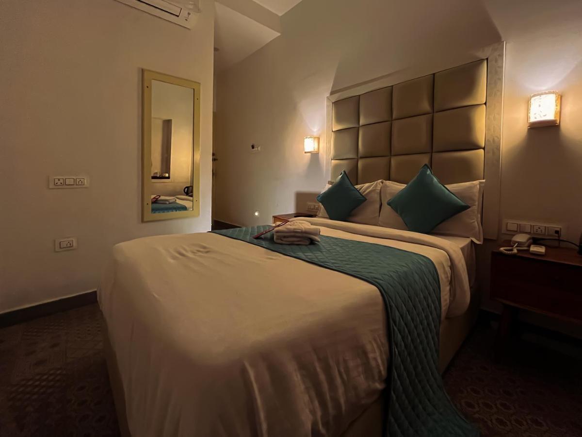 Hotel Hinduja Haveli Gulab Sagar Jodhpur  Exterior foto
